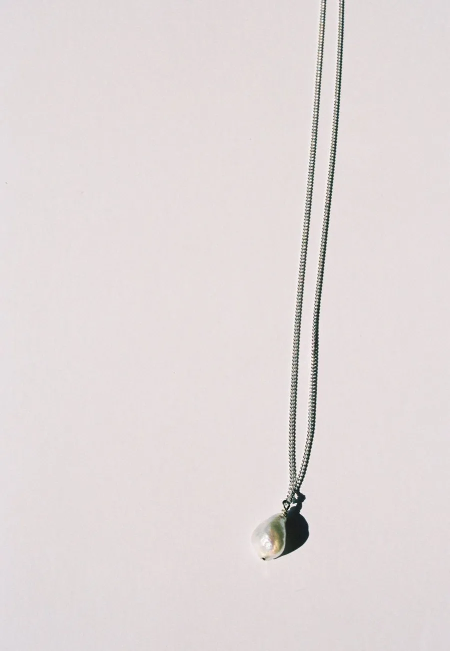 Betty Necklace - Silver/Pearl