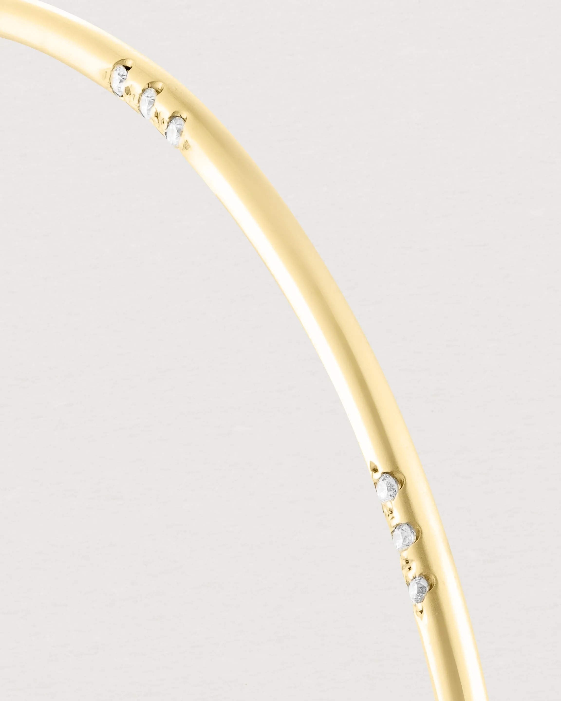 Cascade Oval Bangle | Diamonds