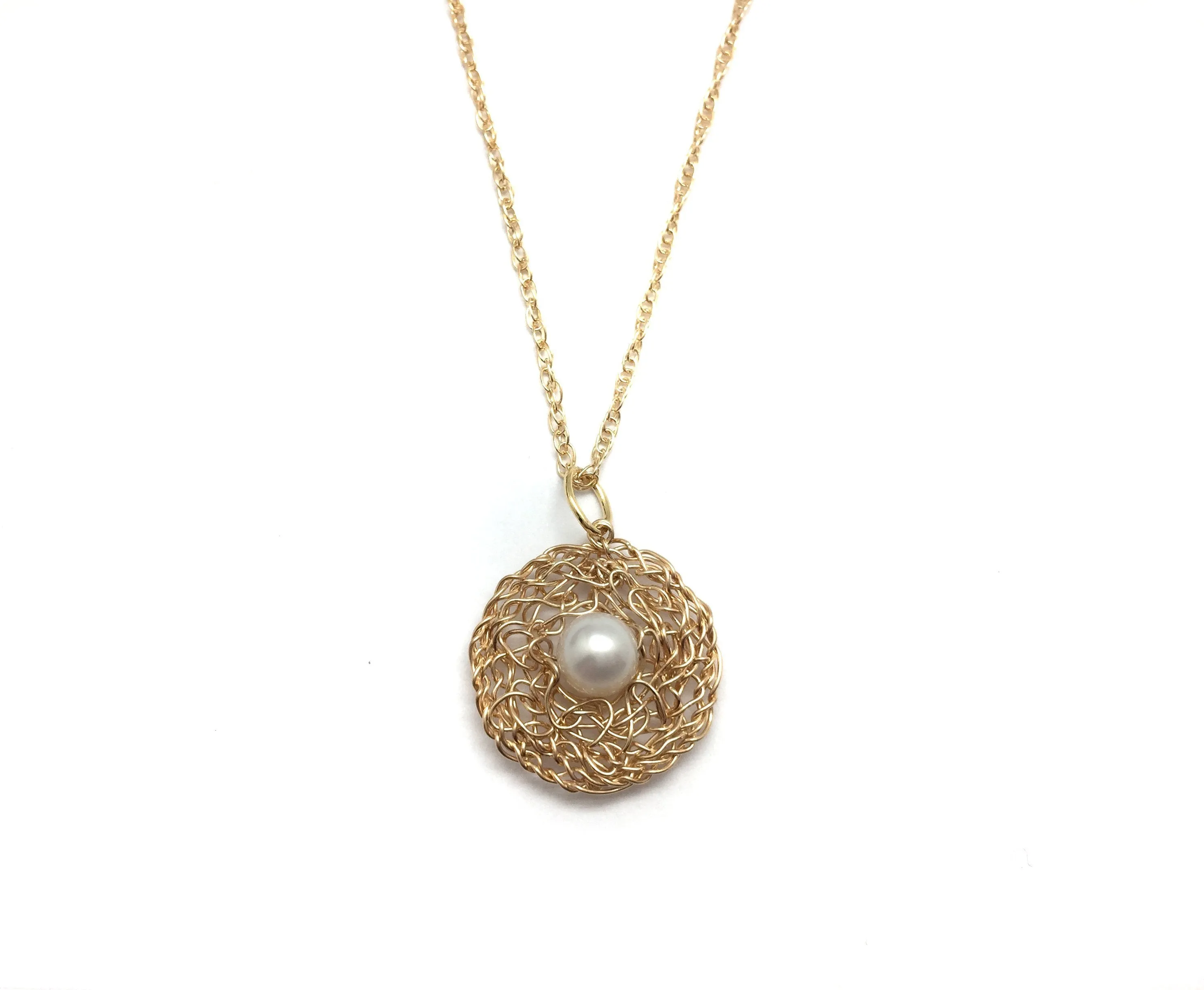 Gold Woven Circle Pearl Pendant