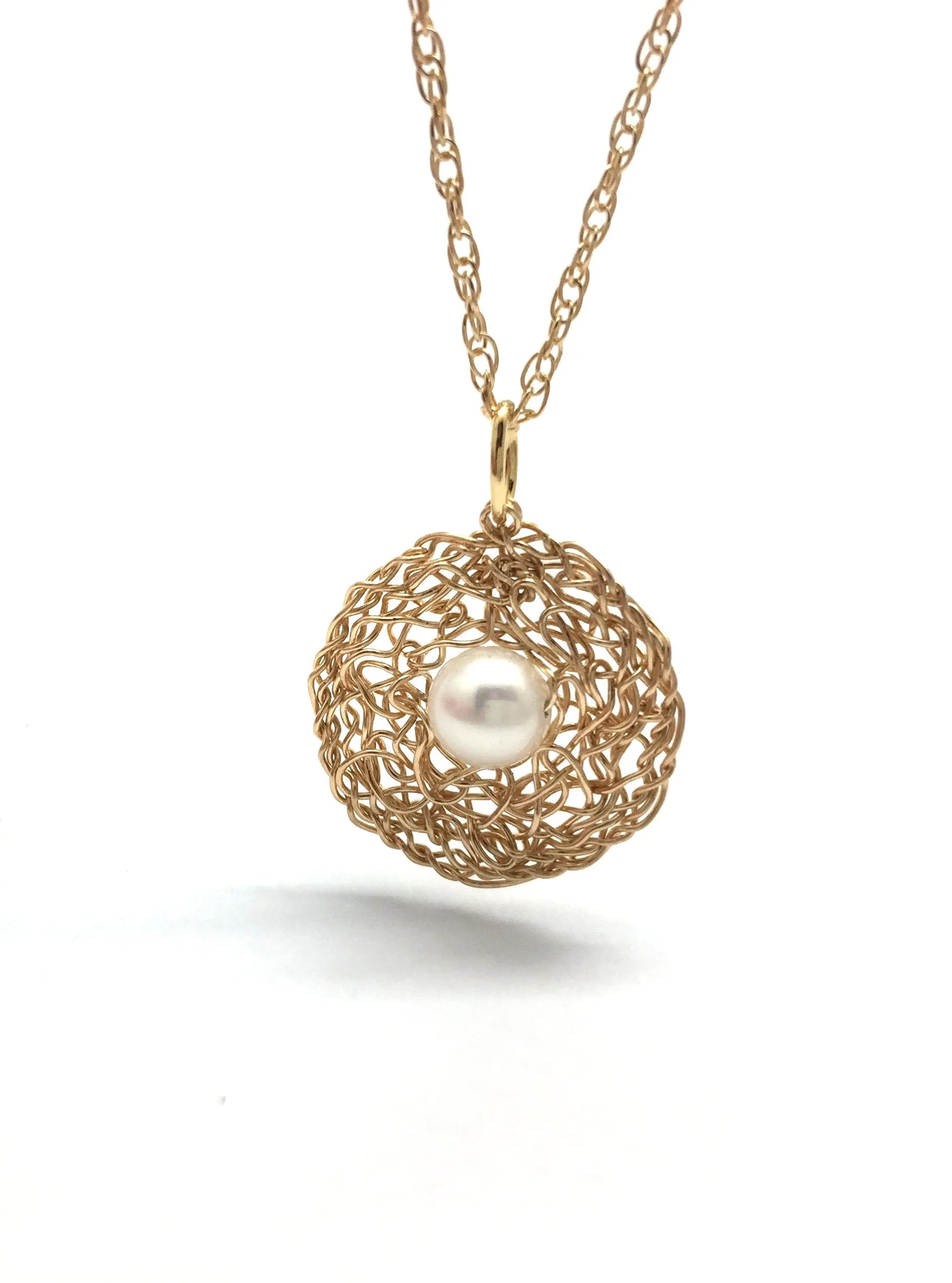 Gold Woven Circle Pearl Pendant