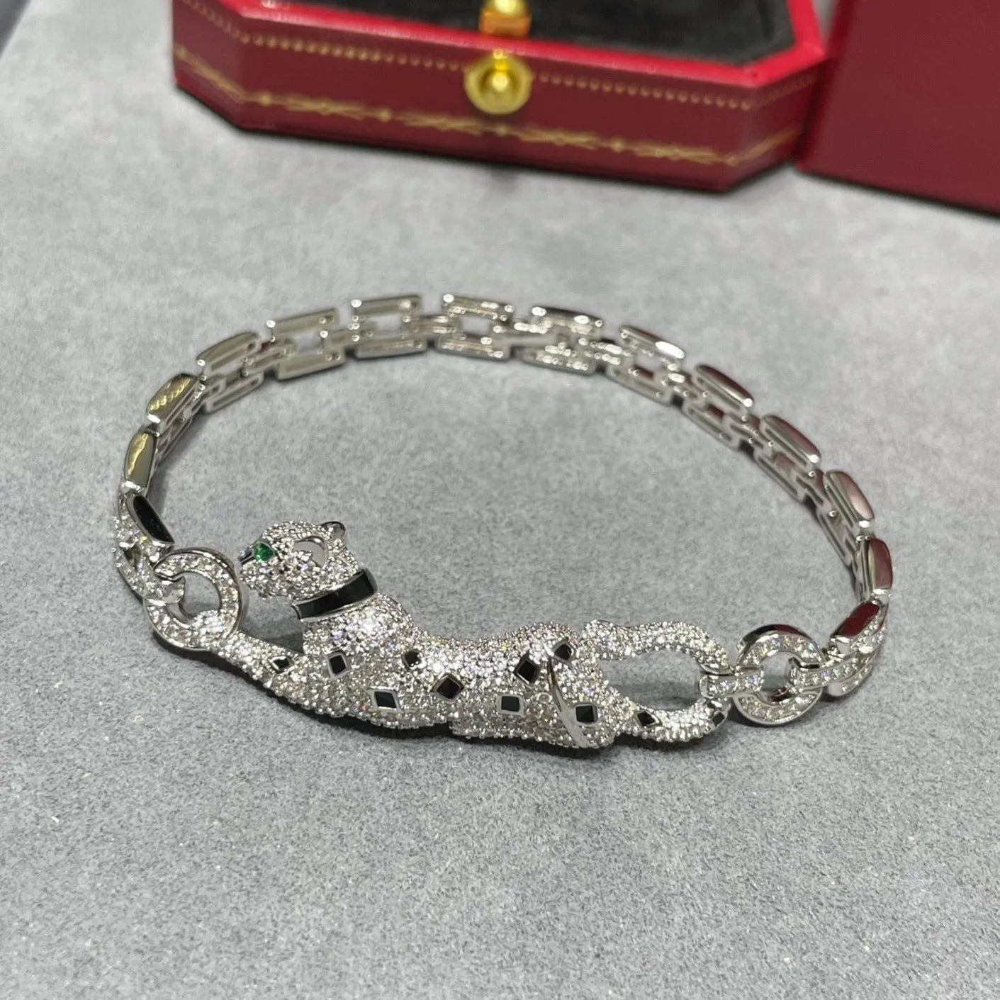 PANTHERE DE CARTI SILVER DIAMOND ONYX BRACELET