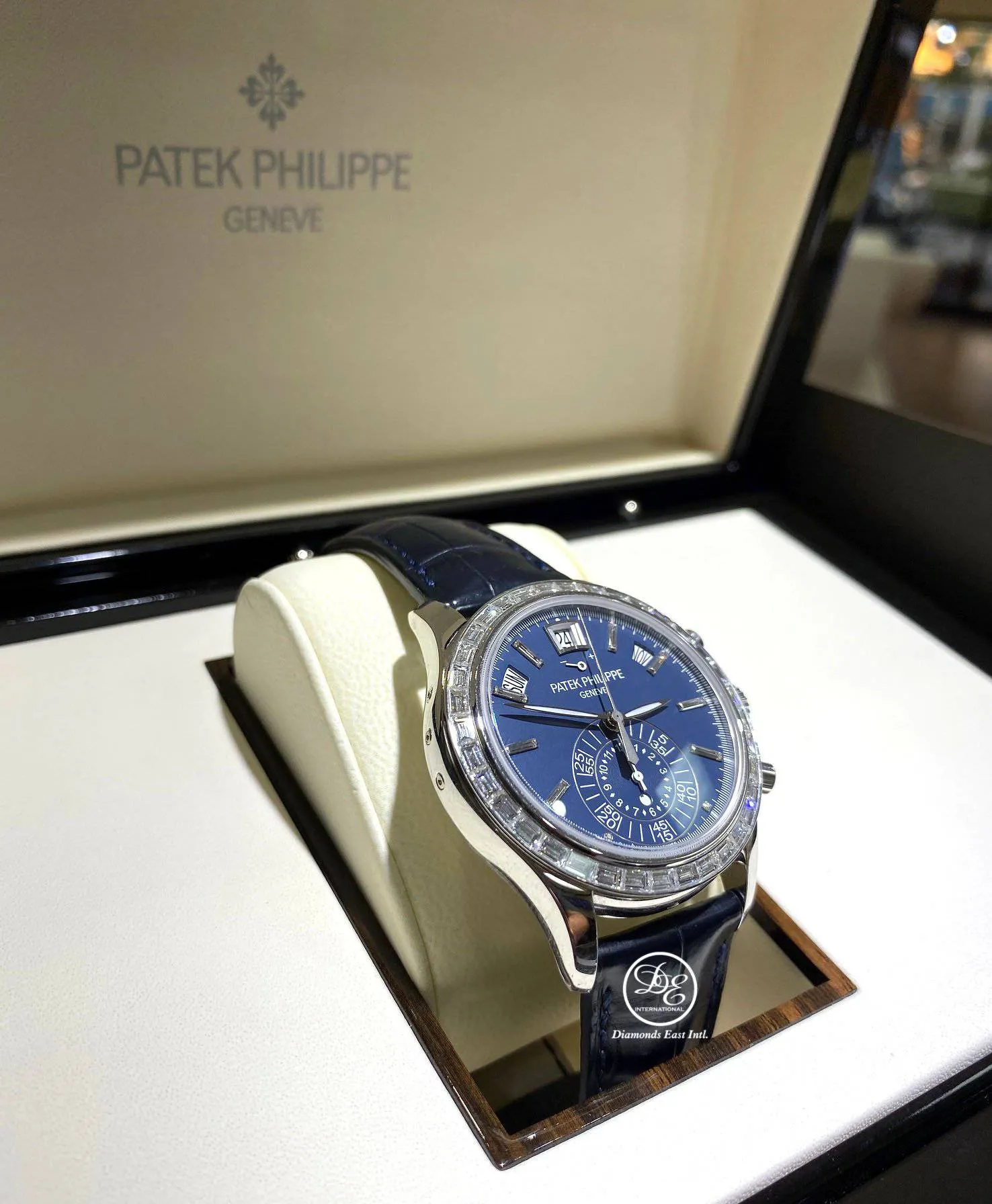 PATEK PHILIPPE 5961P Complications Annual Calendar Chronograph Platinum BOX/PAPERS