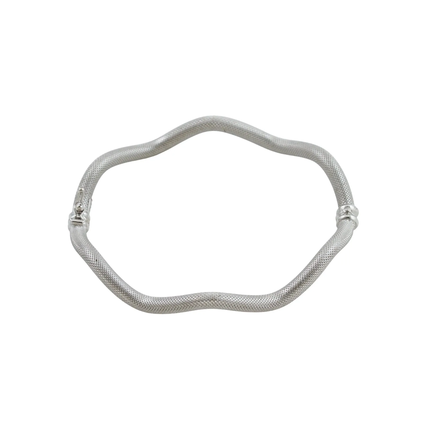 Textured 18k White Gold Wavy Bangle